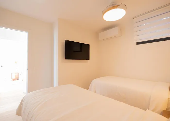 Casa Ventura Charming Beachside In El Faro 3* مالقة